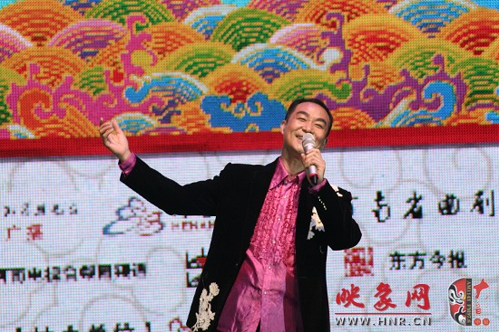 曲劇首位梅花獎(jiǎng)得主楊帥學(xué)演唱曲劇電影《阿Q與孔乙己》主題曲