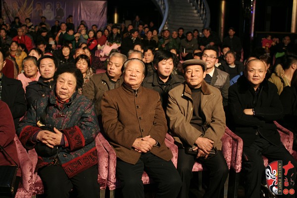 著名豫劇表演藝術(shù)家、小生之帝王素君  著名豫劇表演藝術(shù)家、唐派傳人賈廷聚、楊志禮