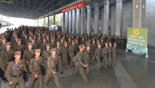 朝鮮人民軍連長級連政治指導員日前陸續(xù)抵達平壤。