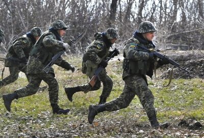 當?shù)貢r間3月21日，烏克蘭邊防部隊在俄烏邊境軍演。