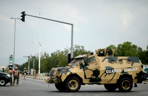 近日，尼軍警加強(qiáng)了對(duì)首都區(qū)的安保。 李涼 攝