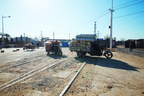 這里常常“人仰馬翻”,常有婦女騎車帶孩子摔得頭破血流