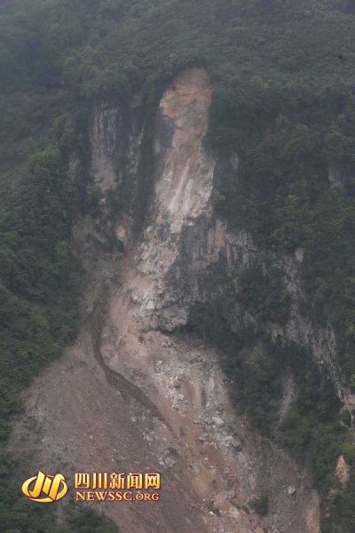 航拍"孤島"寶興縣