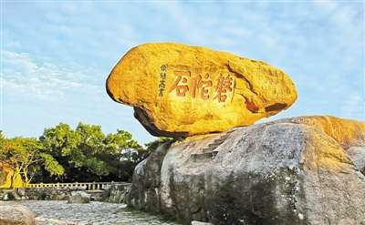 海天佛國寺寺恢宏 養(yǎng)生素食普陀山