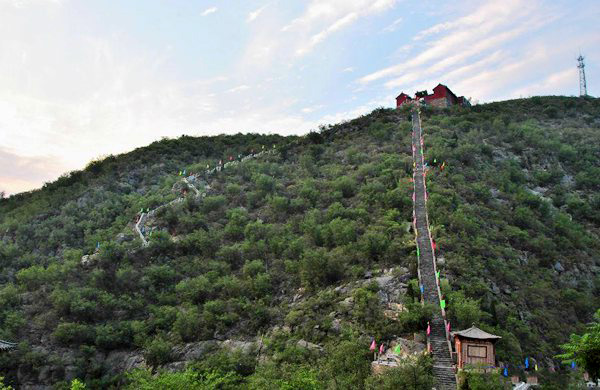 春游好去處 18地市登山首選推薦