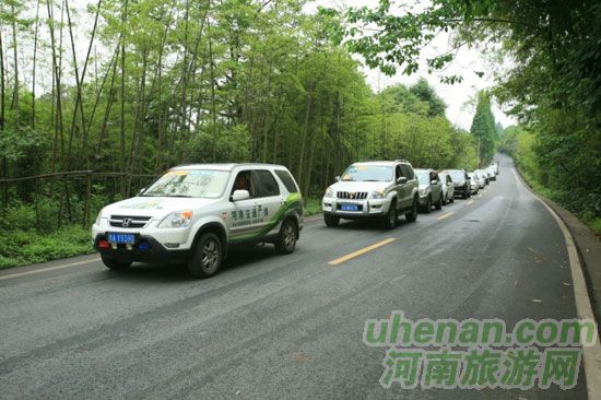 高速旅游引爆峨眉山避暑熱