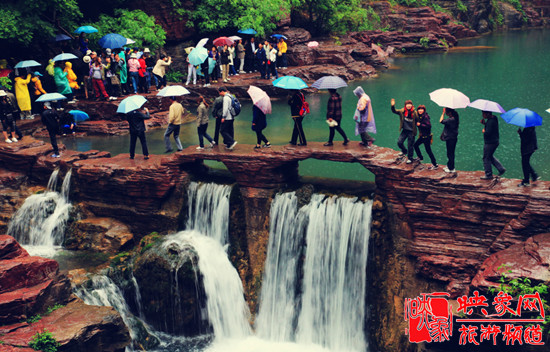 中秋小長(zhǎng)假 云臺(tái)山迎來(lái)小高峰