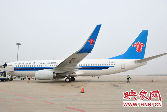 南航河南分公司新引進(jìn)的B1919號(hào)737-800型客機(jī)