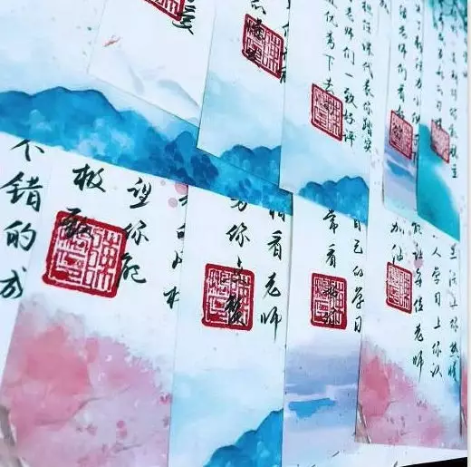 中學(xué)男老師寫了47封“情書”給學(xué)生 女同學(xué)感動(dòng)哭