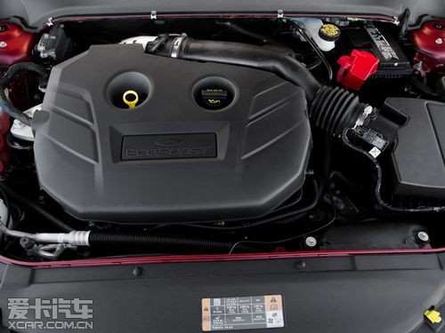 　　福特第二代Fusion搭載的2.0L Ecoboost發(fā)動機(jī)