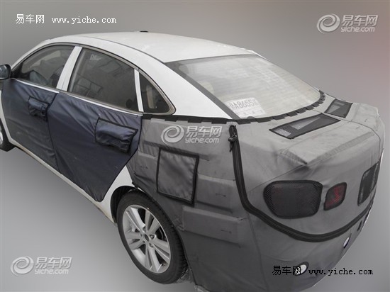 北京現(xiàn)代全新中級(jí)車