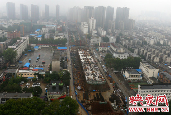 明年春節(jié)前高架橋部分道路將建成通車。