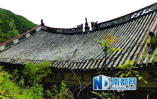 　照光寺在致歉微博中稱，該寺位于蒼山之上，年久失修，且沒有防火通道。