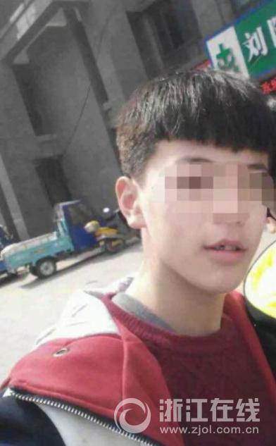 杭州余杭一小區(qū)發(fā)生血案 14歲男孩被繼母砍死