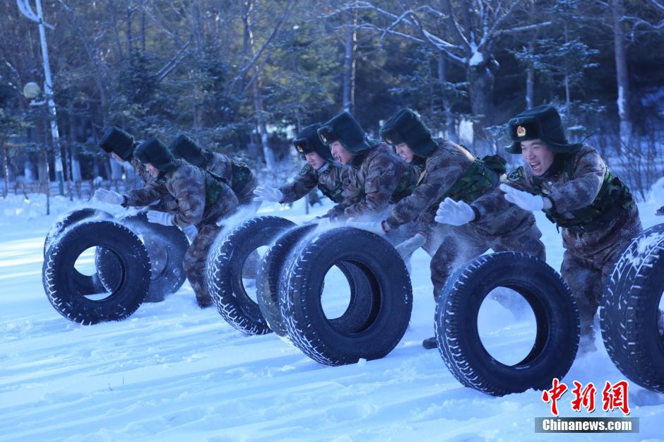 北疆官兵零下32度雪地冬訓(xùn)