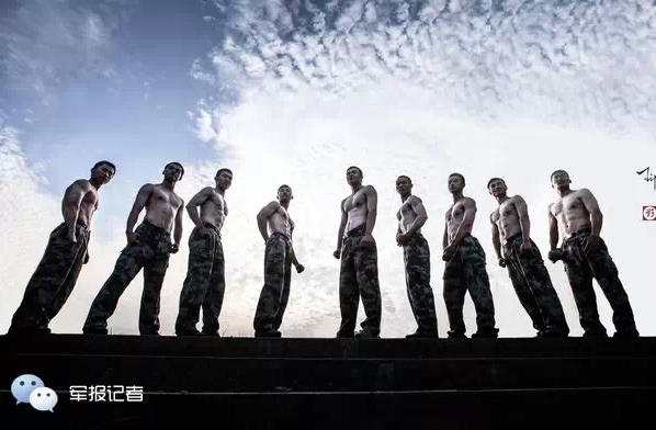 軍校學(xué)員變身“肌肉男”硬漢