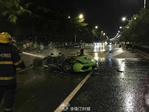 蘭博基尼跑車撞貨車燒成廢鐵 司機(jī)當(dāng)場(chǎng)死亡