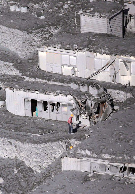 日本火山噴發(fā)致30余人心臟驟停 游客稱場景 如地獄 (圖)