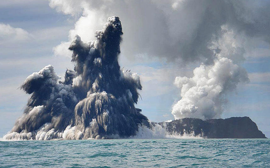 太平洋海底火山噴發(fā)催生新島嶼