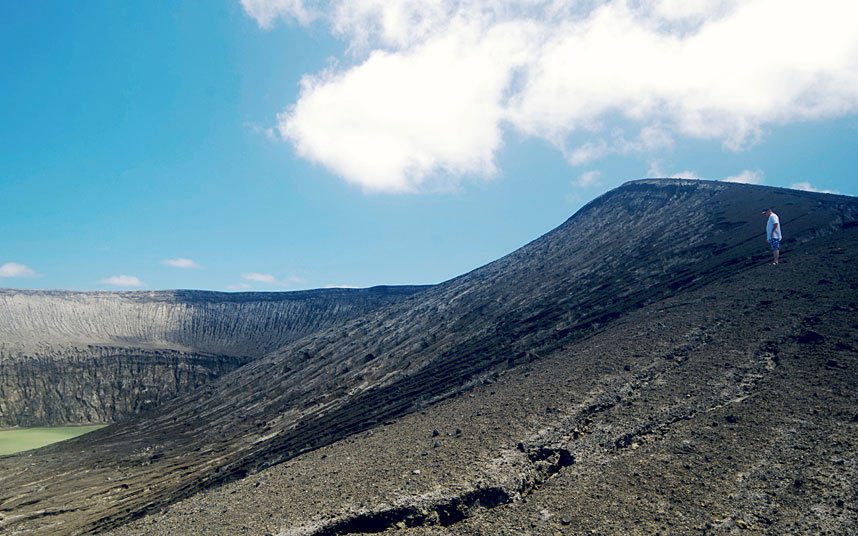 太平洋海底火山噴發(fā)催生新島嶼