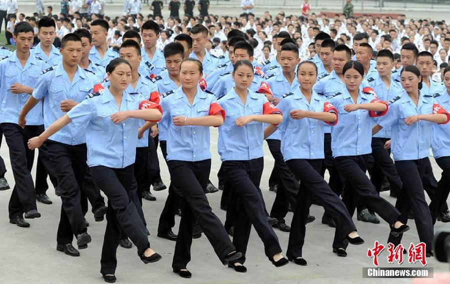 探秘：全國(guó)首支大學(xué)生校園反恐防暴隊(duì)